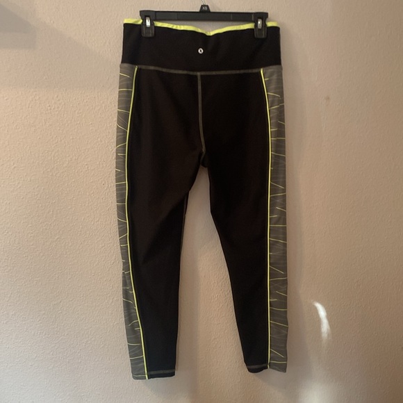 Like new Xersion train 7/8 ankle leggings size large - Picture 5 of 6